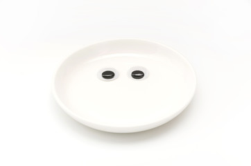 キョロキョロ目玉 白い小皿