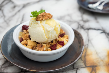 apple crumble and vanilla ice cream