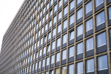 Abstrakte Fassade eines modernen Wohngebäudes in Hamburg, Deuts