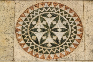 Lucca, Mosaik am Dom