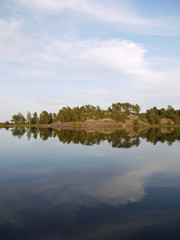 Spiegelung am Vänernsee in Schweden