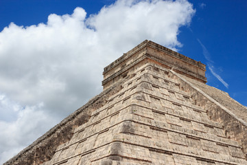 Fototapeta na wymiar Maya Temple Chichén Itzá