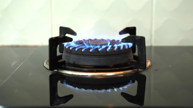 Gas Stove Start and cloes