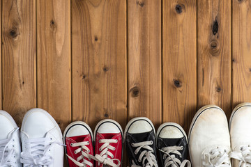 家族のスニーカー,木目調
