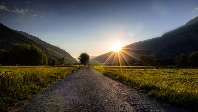 Sonnenuntergang im Wallis, Raron