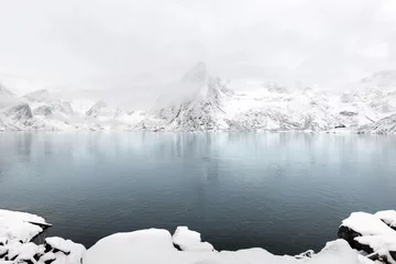 Tissu par mètre Reinefjorden Sommet de la montagne Lilandstinden sur l& 39 île de Hamnoy pendant l& 39 hiver,
