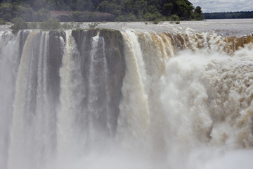 Iguazu Falls, sideview of the devil's throat