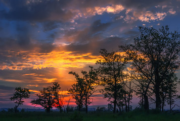 Obraz na płótnie Canvas Fantastic sunset with halo