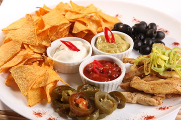 nachos with tomato and olives