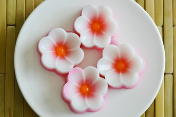 Fototapeta na wymiar flower fruit coconut jelly on dish