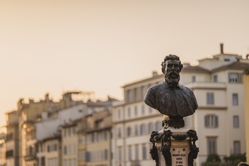 benvenuto Cellinis statue on the ponte vecchio - 114689395