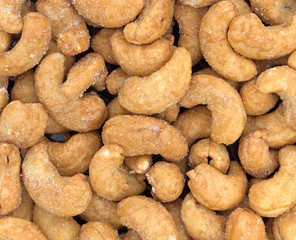 Close view of honey roasted cashews.