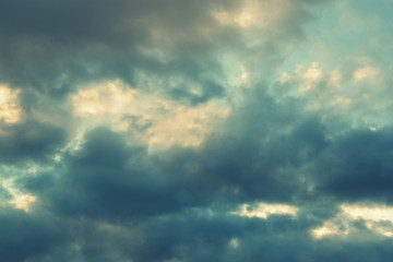 Fototapeta na wymiar Beautiful dramatic sky with clouds