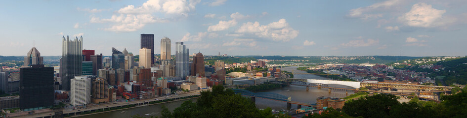 Fototapeta na wymiar Panorama of the Pittsburgh city center