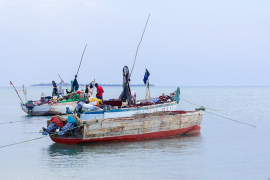 Fototapeta moored dhow fishing boats