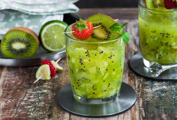 Green vodka, kiwi and lime cocktail