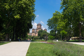 Fototapeta na wymiar Église Saint-Marc, parc de Tašmajdan, Belgrade, Serbie