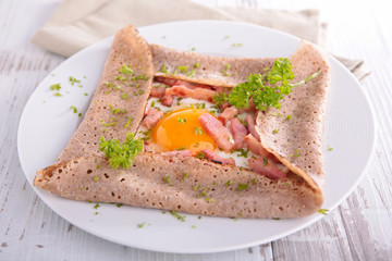 crepe with egg and bacon