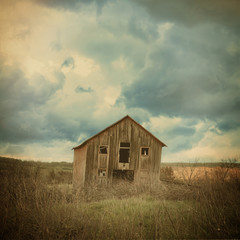 Fototapeta premium Scary Old Farm House in Country