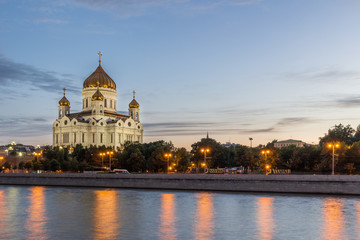 Fototapeta na wymiar Cathedral of Christ the Saviour and Moskva River on a sunset