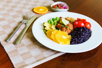 Black rice with Cihicken