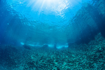 Fototapeta na wymiar Sunlight into Underwater