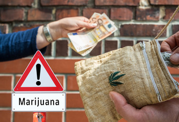 Achtung Schild Marijuana