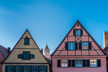 Typische Häuser in Dinkelsbühl in Bayern inklusive Fachwerkfassade