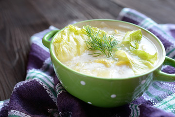 Lettuce soup with potatoes
