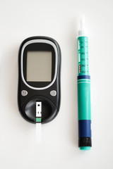 Insulin pen and glucometer for diabetics