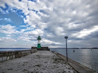 Leuchtturm und Mole in Sassnitz