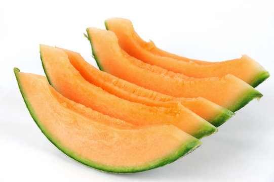 sliced cantaloupe melon