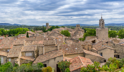 Fototapeta premium The hill top village of Cucuron in the Luberon Provence