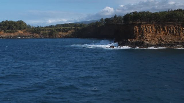 Following the shoreline of Hapuu Bay, Hawaii