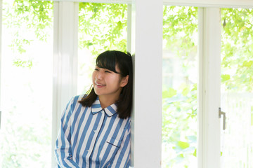 パジャマ姿の女性