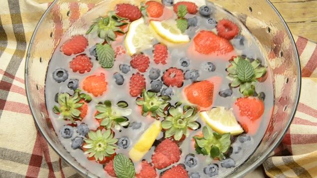 ఫ్రూట్ సలాడ్ Մրգային աղցան Vaisių salotos Maced&ograve;nia de fruita סלט פירות Fruit salad Macedonia di frutta Frugtsalat Capdefruita Obstsalat سالاد میوه Fruchtsalat  سلطة فواكه Salade de fruits 