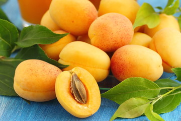 Naklejka na ściany i meble Ripe fresh apricots