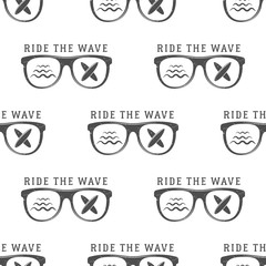 Vector Surfing Seamless pattern with surfing glass. Board for surfing, surf waves elements. Surfing wallpaper printing design. Surfboards. Summer print, background texture. Surf the wave text