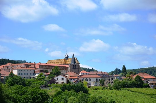Clochers, Ambierle bourg (&eacute;glise et prieur&eacute;)