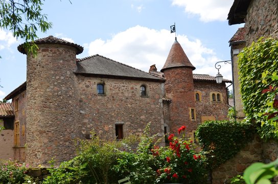 Village m&eacute;di&eacute;val du Crozet et maison Papon