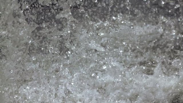 Flowing top water stream
