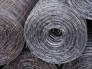 Rolls of iron mesh, Iron mesh to strengthen a construction when cement is poured.