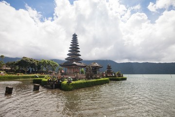 Holiday in Bali, Indonesia - Ulundanu Temple and Lake Beratan