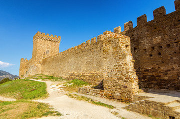 Fototapeta na wymiar генуэзская крепость в городе Судак, полуостров Крым, Черное море