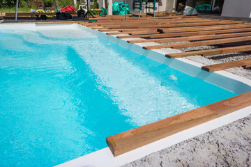 terrasse et piscine en chantier