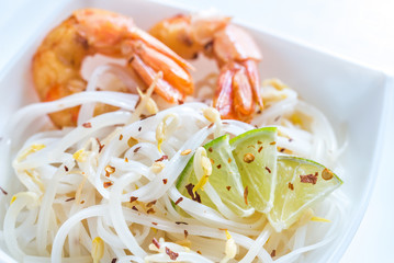 Rice noodles with shrimps and bean sprouts
