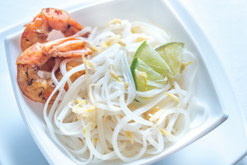 Rice noodles with shrimps and bean sprouts