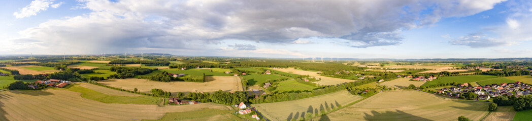 Fototapeta na wymiar Luftbild-Panorama Norddeutschland Wiehengebirge