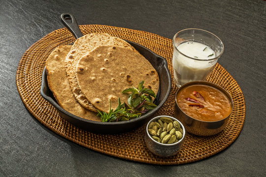 チャパティとカレー　 chapati and curry