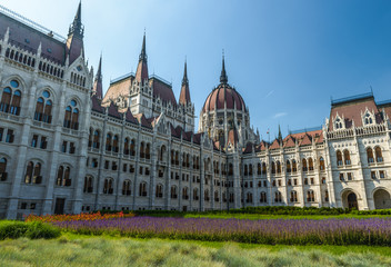 Obraz premium Parliament building in Budapest in sunny ,summer day .Hungary